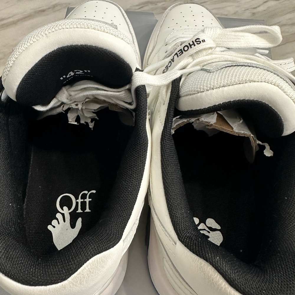 Off-White “Out Of Office” Ooo Low Tops View 6